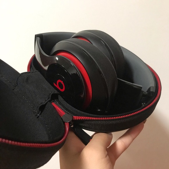 Best wireless earphone - Picture 3 of 3